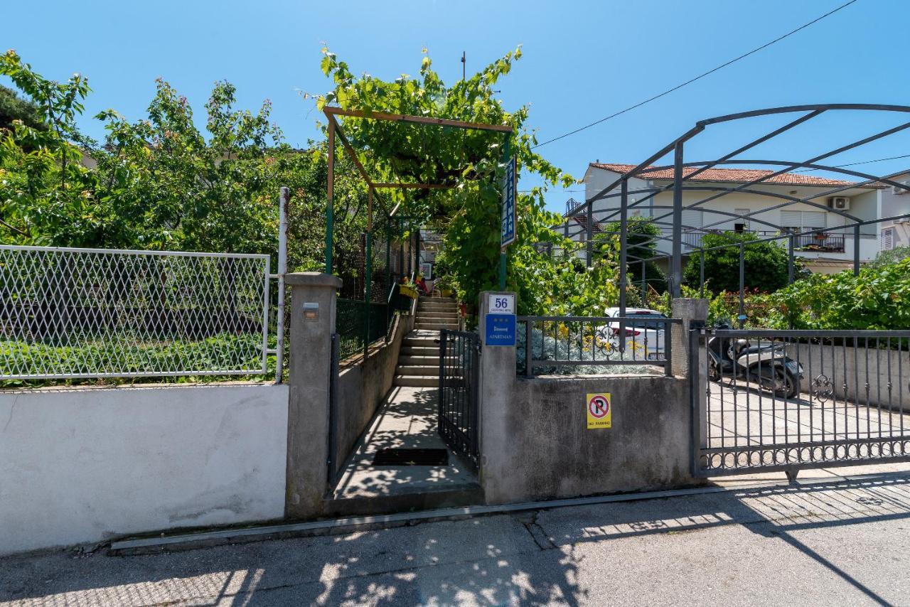 Apartment Hrabar Longo Trogir Ngoại thất bức ảnh