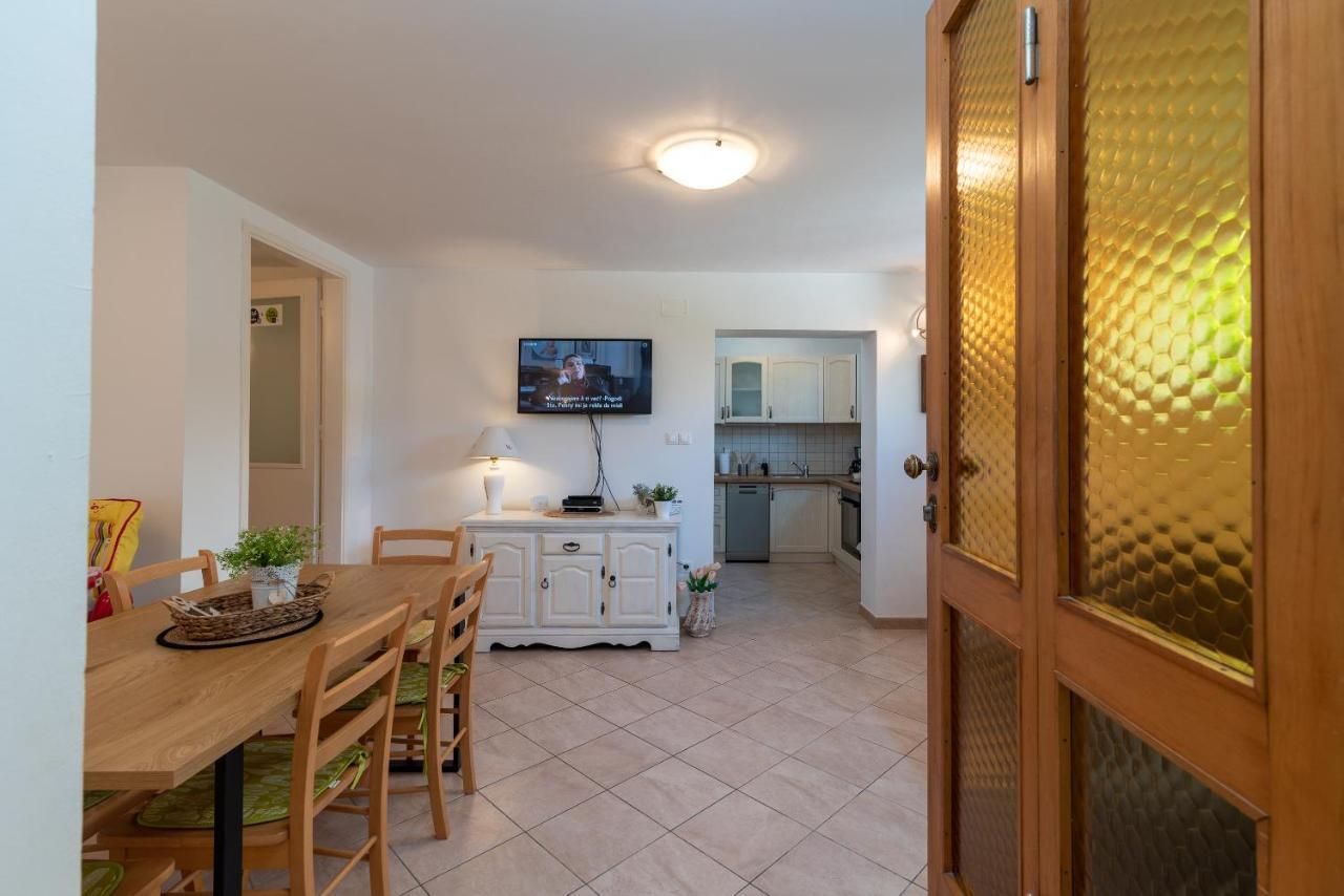 Apartment Hrabar Longo Trogir Ngoại thất bức ảnh